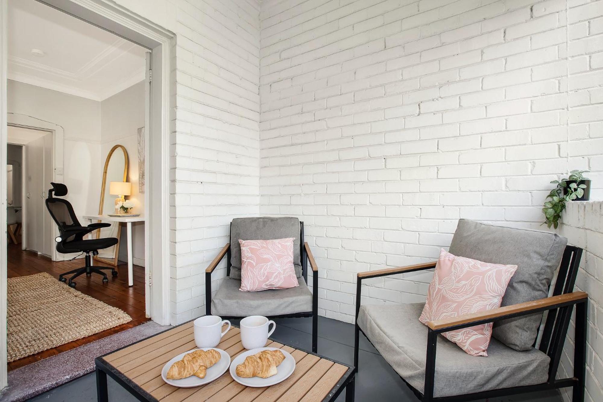 Manly Getaway - Perfect Location, Stylish - Mins Walk To Manly & Wharf - Perfect For Families, Couples & Business Travellers Apartment Sydney